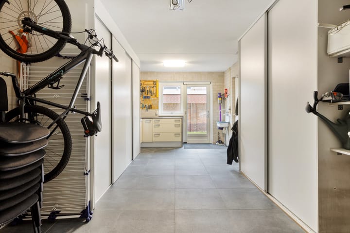 Photo 37 of Botter 15