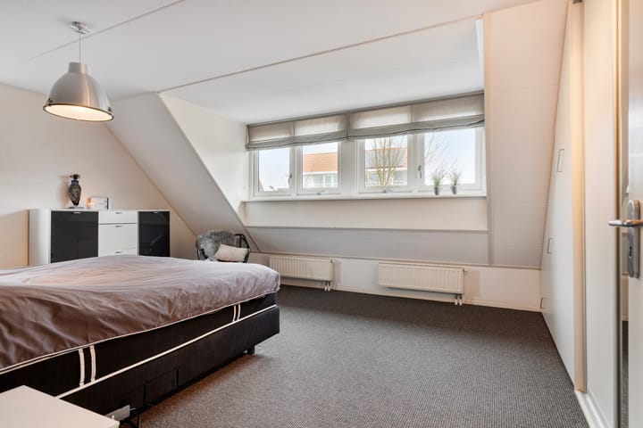 Photo 39 of Botter 15