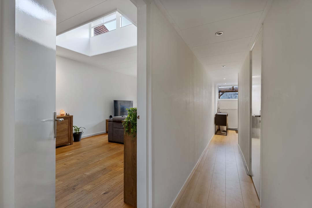 Photo 13 of Van Harenstraat 45