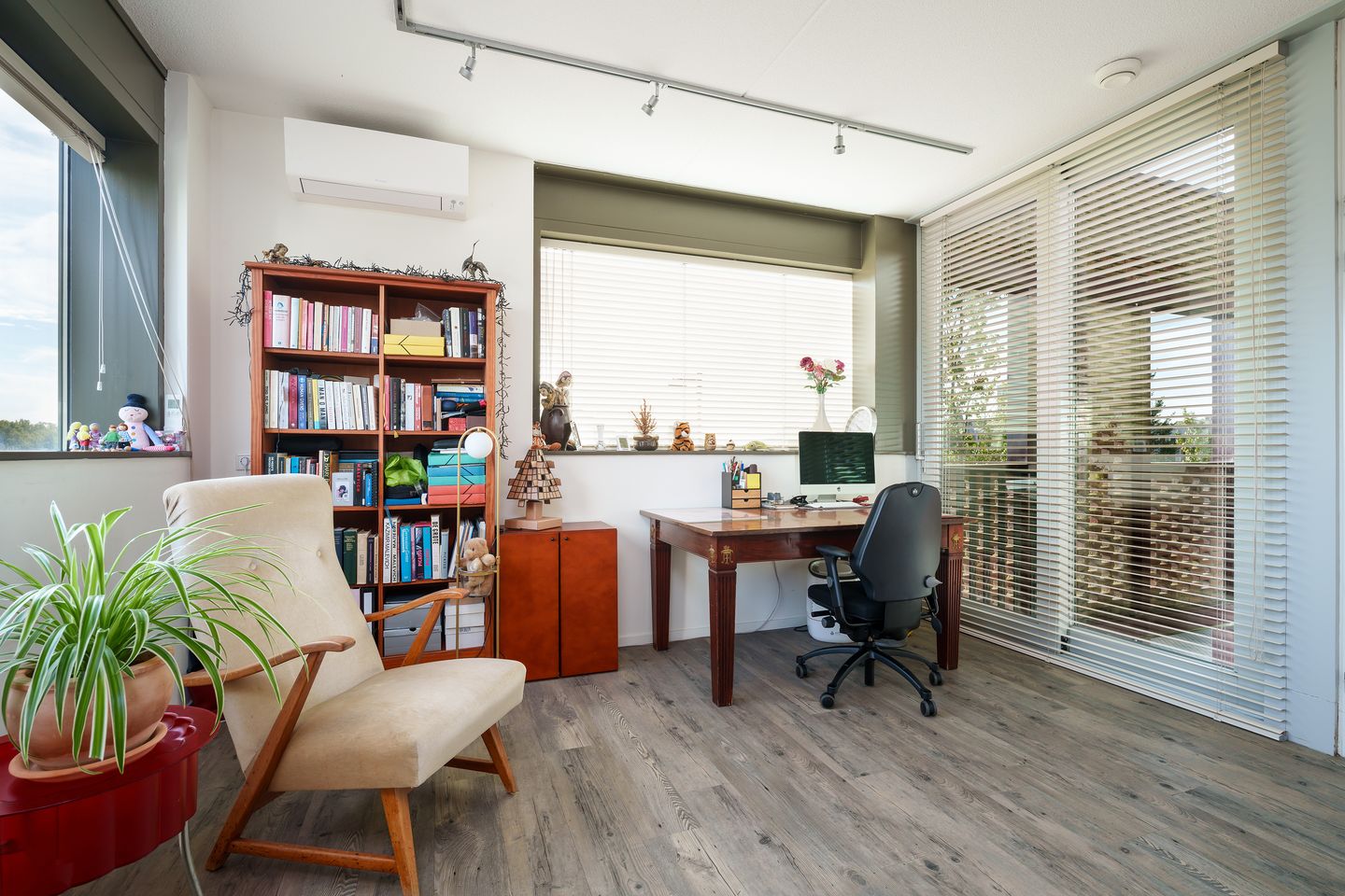 Photo 25 of Peter Martensstraat 121