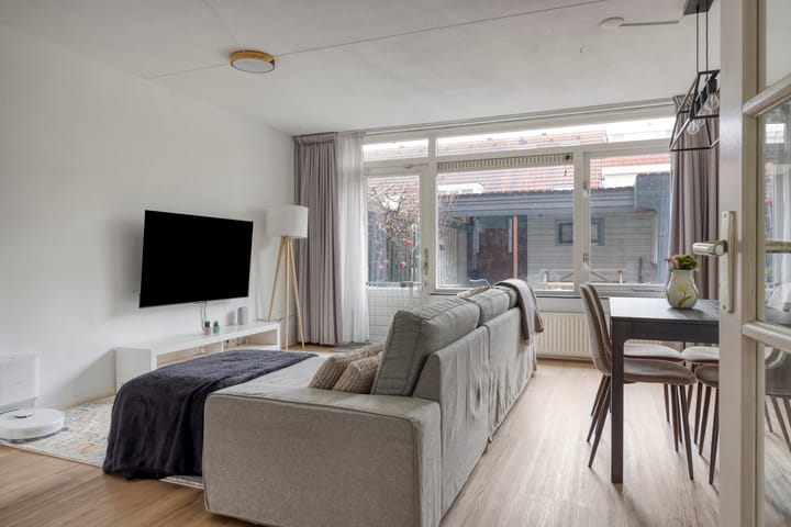 Photo 3 of Resedastraat 19-A