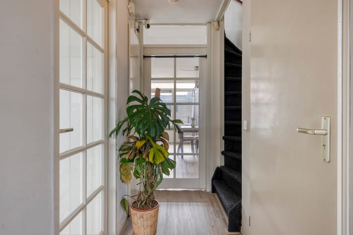 Photo 5 of Resedastraat 19-A