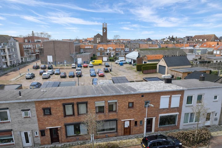 Photo 18 of Burgemeester I. van Houtestraat 27