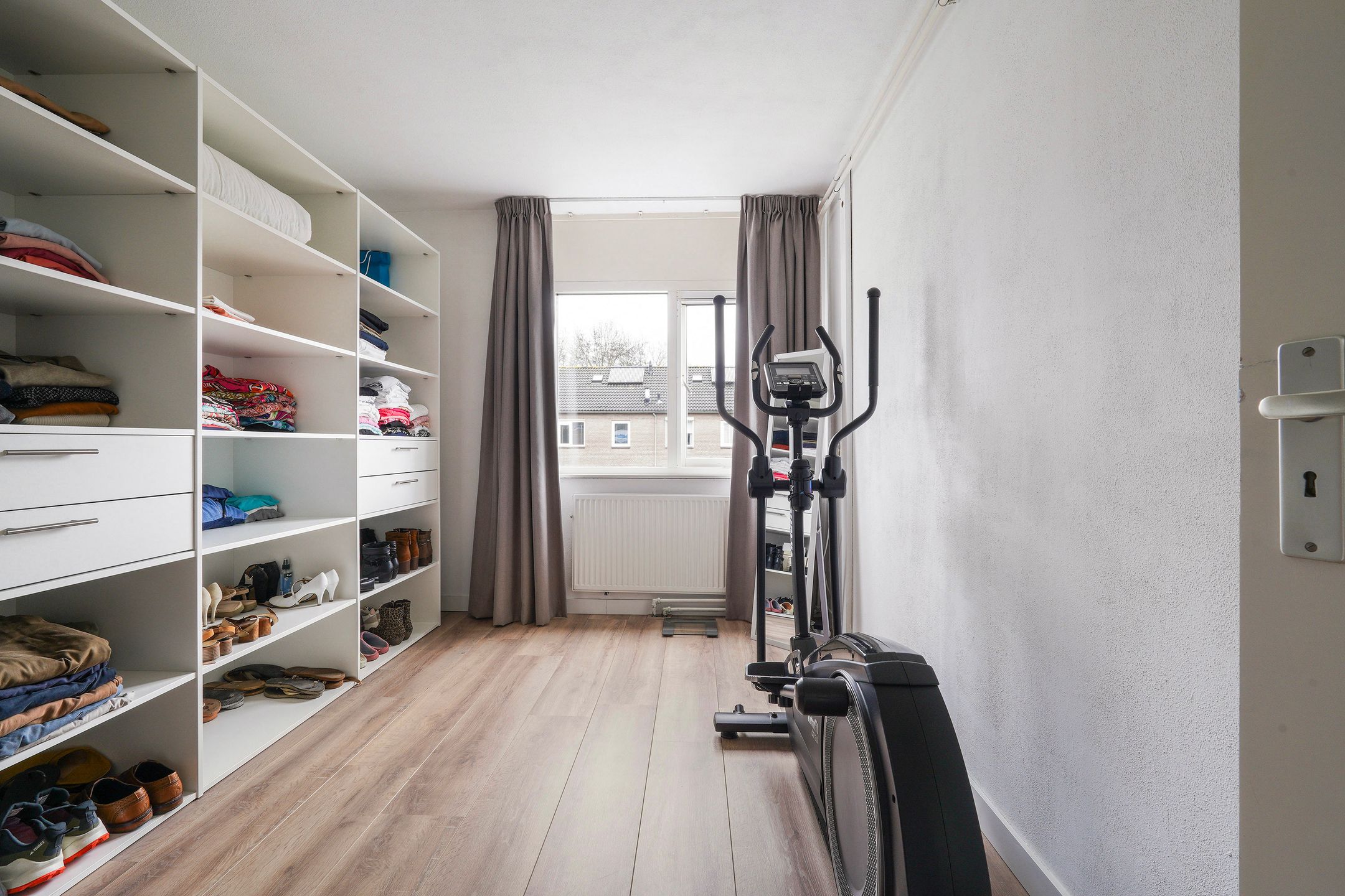 Photo 24 of Jan Linthorststraat 35