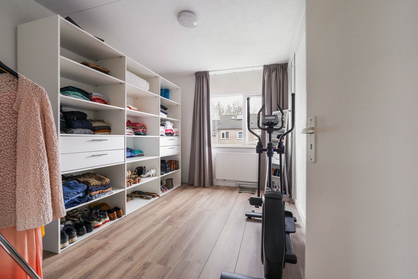 Photo 25 of Jan Linthorststraat 35