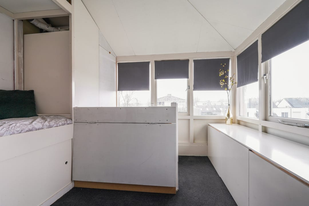 Photo 38 of Jan Linthorststraat 35