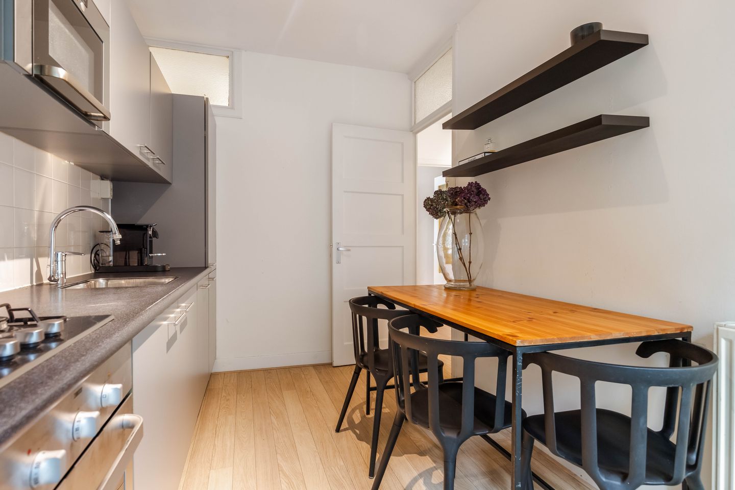 Photo 10 of Orteliusstraat 57-H