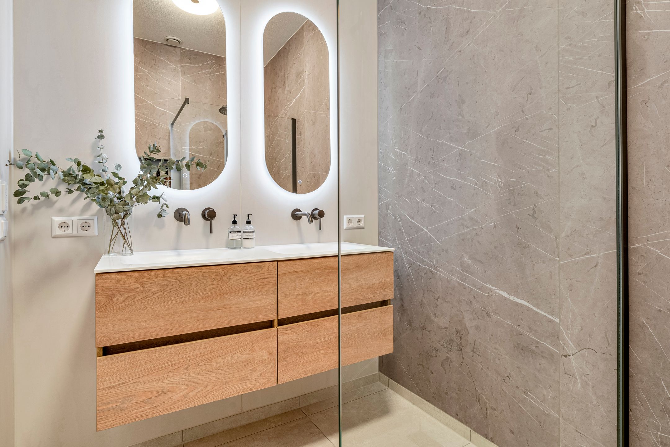 Foto 33 van Kanseliersplein 166