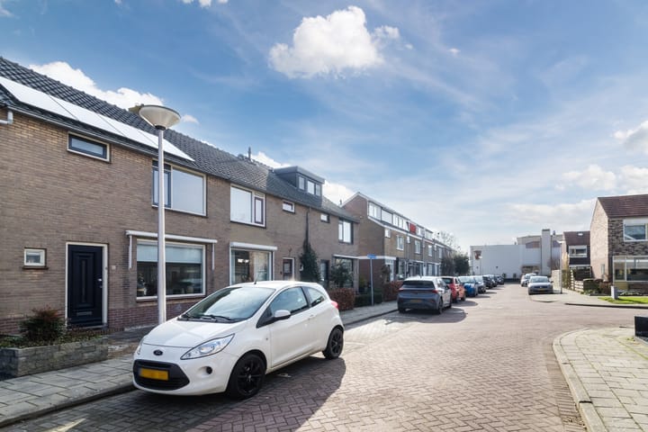 Foto 27 van Esdoornstraat 18