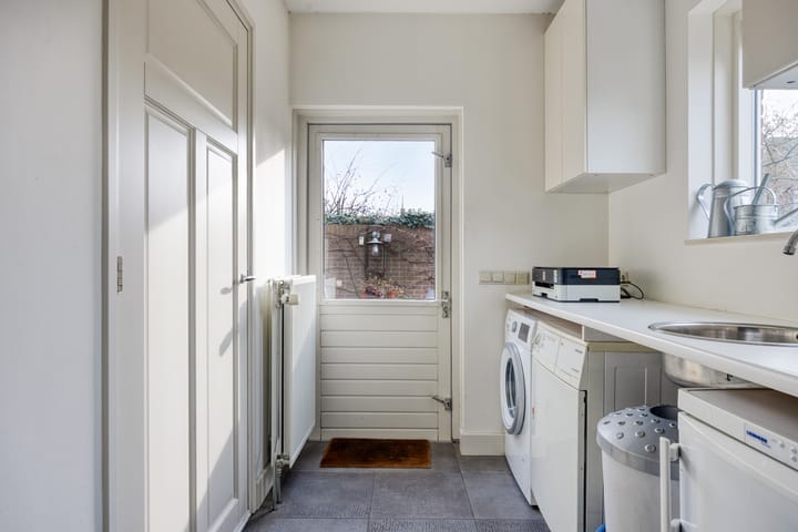 Photo 14 of Prins Bernhardlaan 31