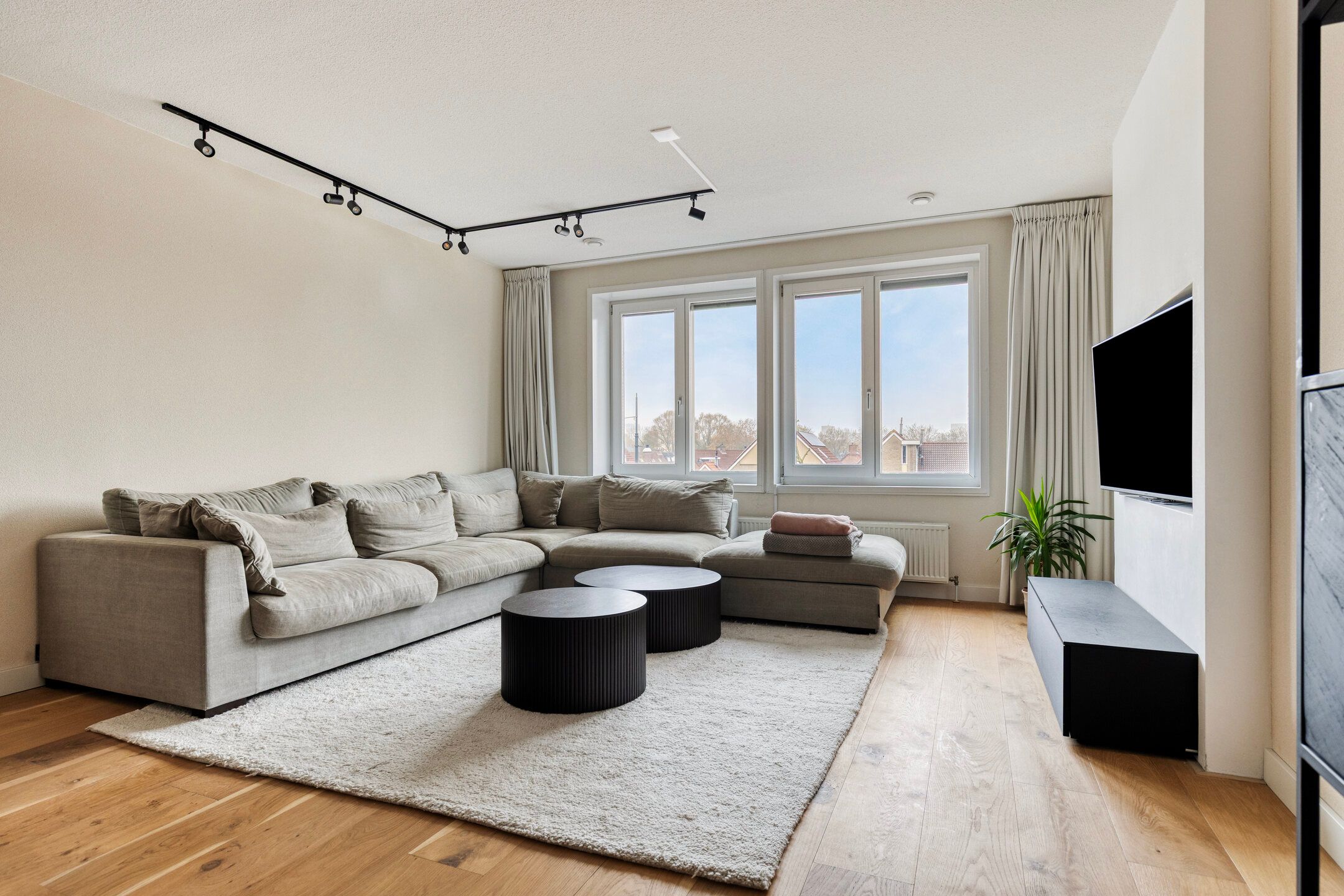 Photo 6 of Ouddiemerlaan 4-G