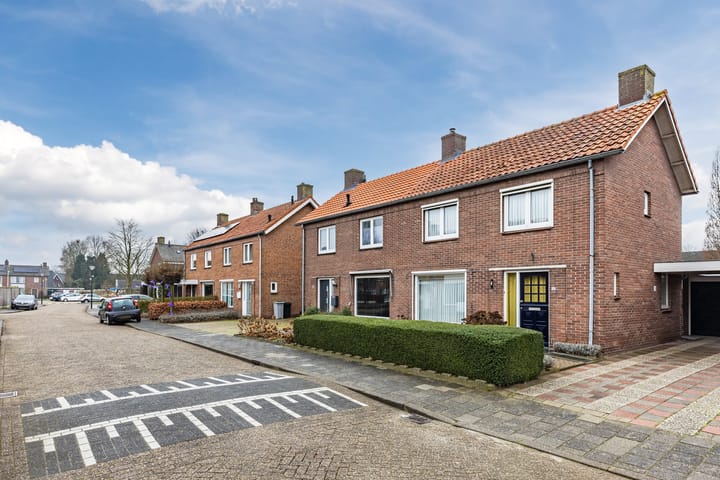 Foto 2 van Van Aldeneyckstraat 18