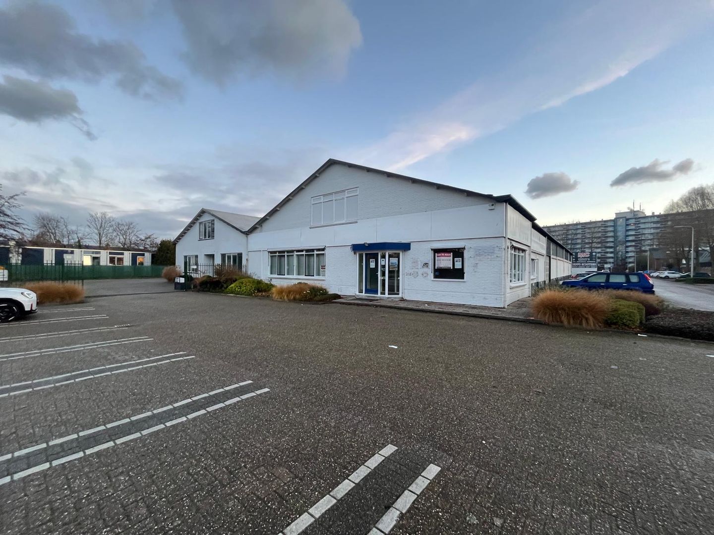 Bekijk foto 2 van Randweg 1