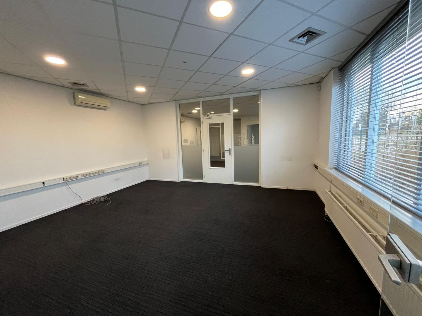 View photo 3 of Randweg 1