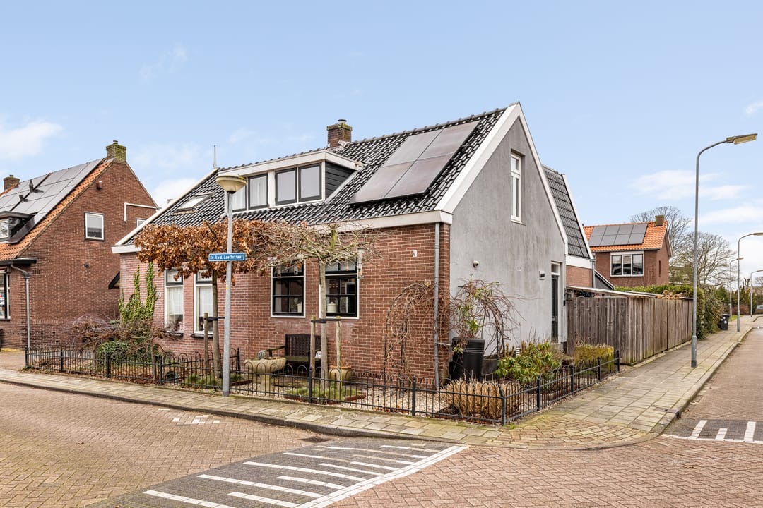 Photo 1 of Dokter Rutgers van der Loeffstraat 15