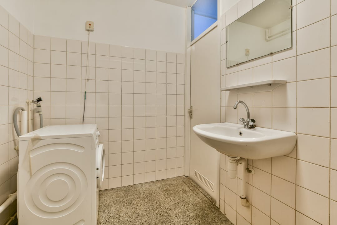 Photo 16 of Spinaker 153