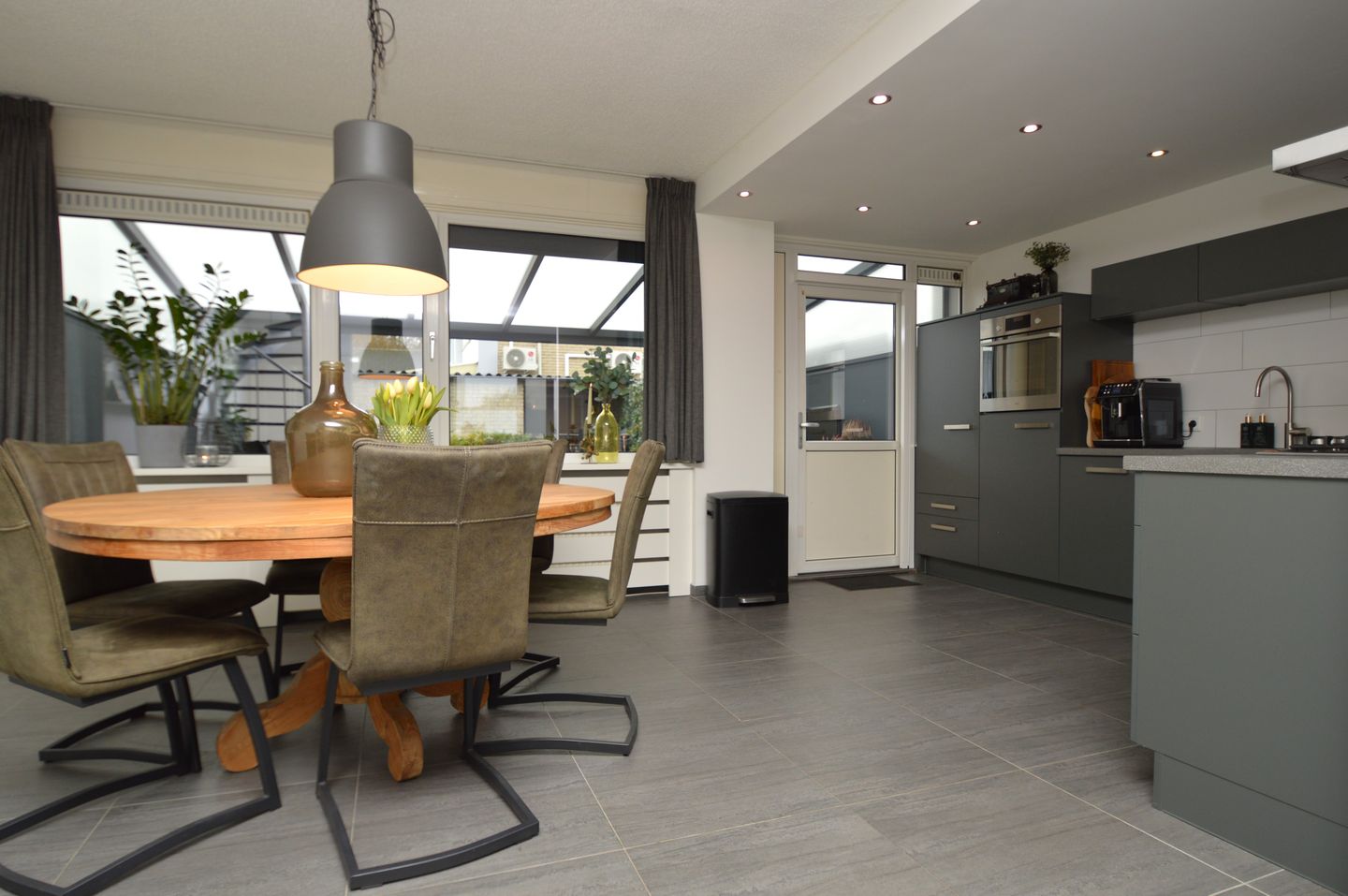 Photo 5 of Roothaertstraat 33