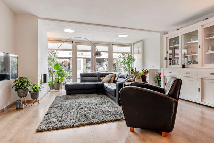 Foto 2 van Ereprijsstraat 6