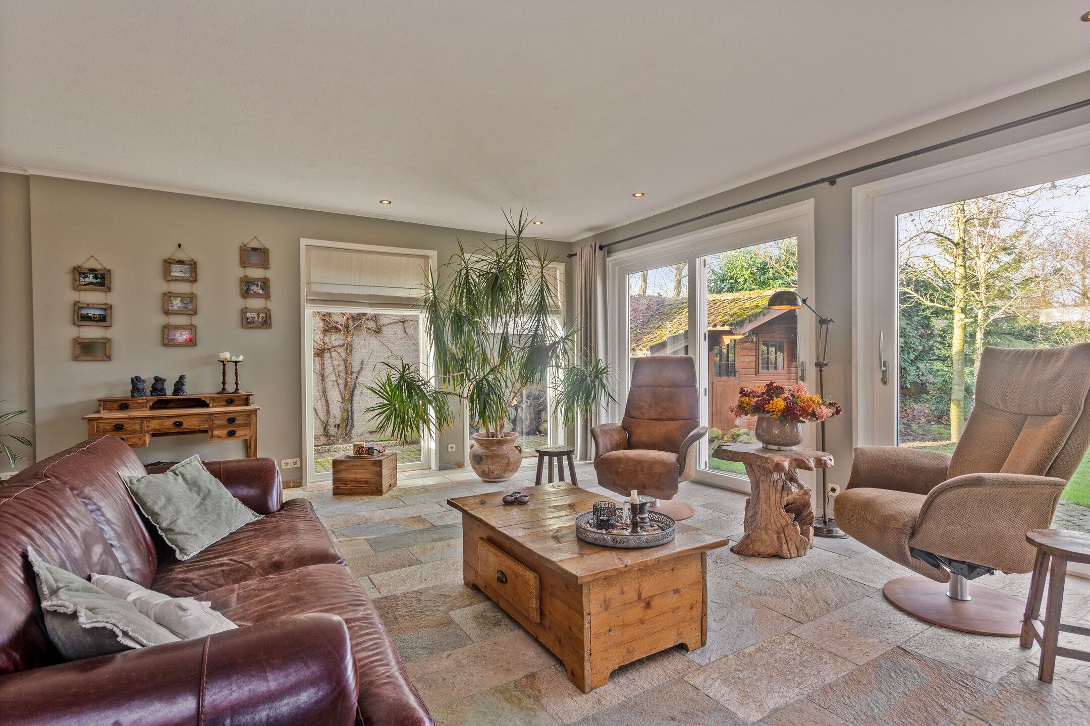 Photo 12 of De Banier 25