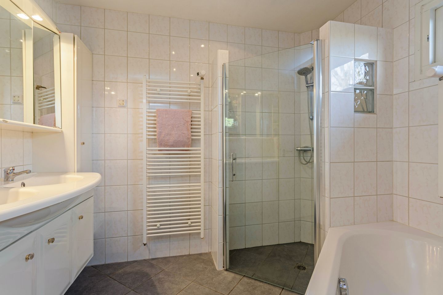 Photo 20 of De Banier 25