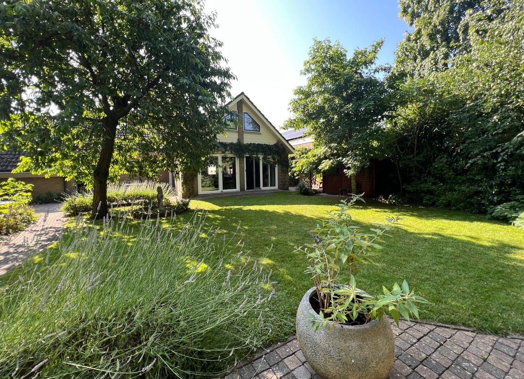 Photo 46 of De Banier 25