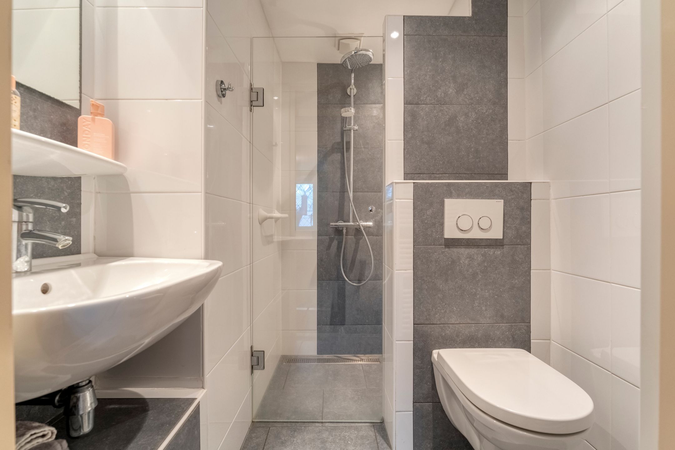 Photo 30 of R. Schuilingstraat 26