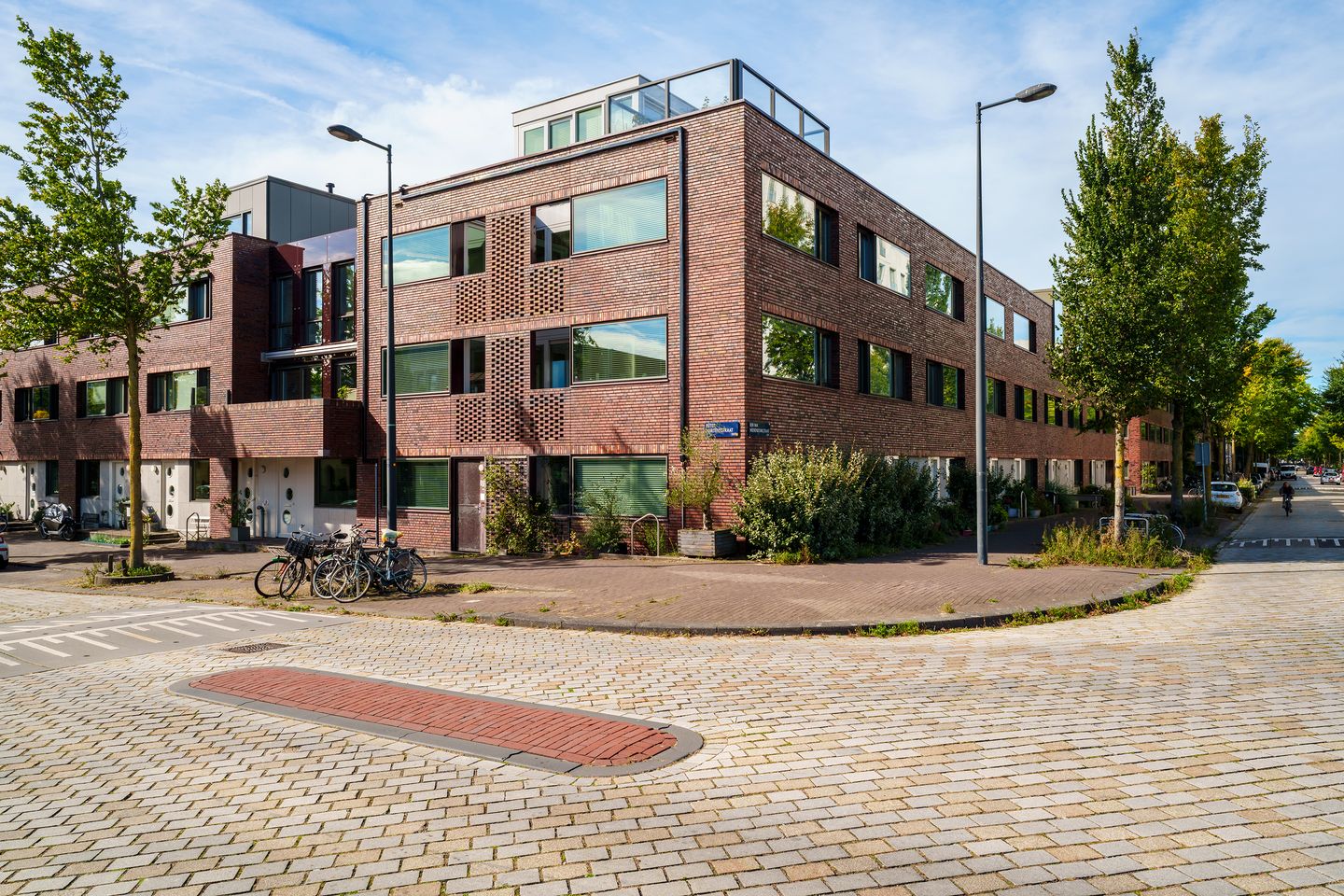 Bekijk foto 1 van Peter Martensstraat 121