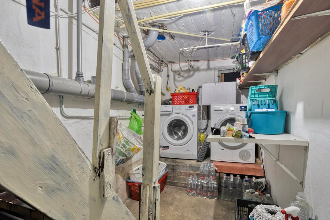 Photo 23 of Prins Hendrikstraat 48