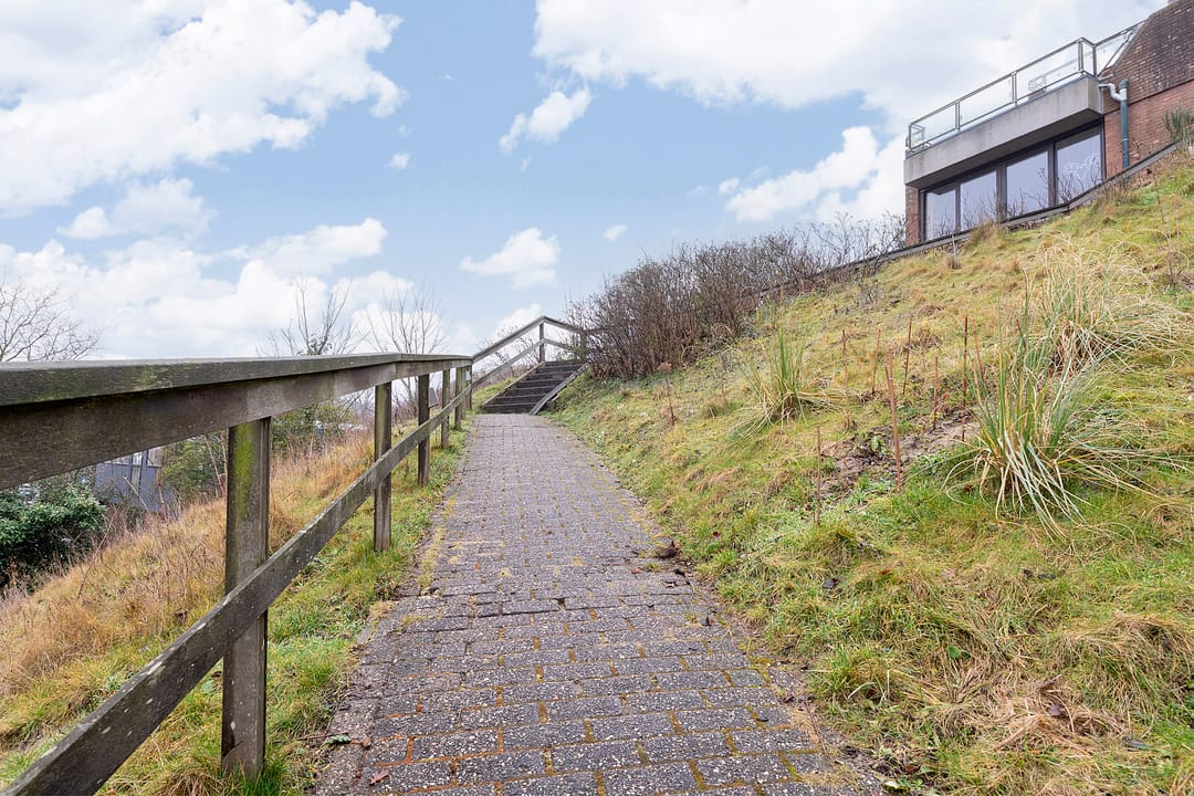 Foto 43 van van Ogtropweg 10-8