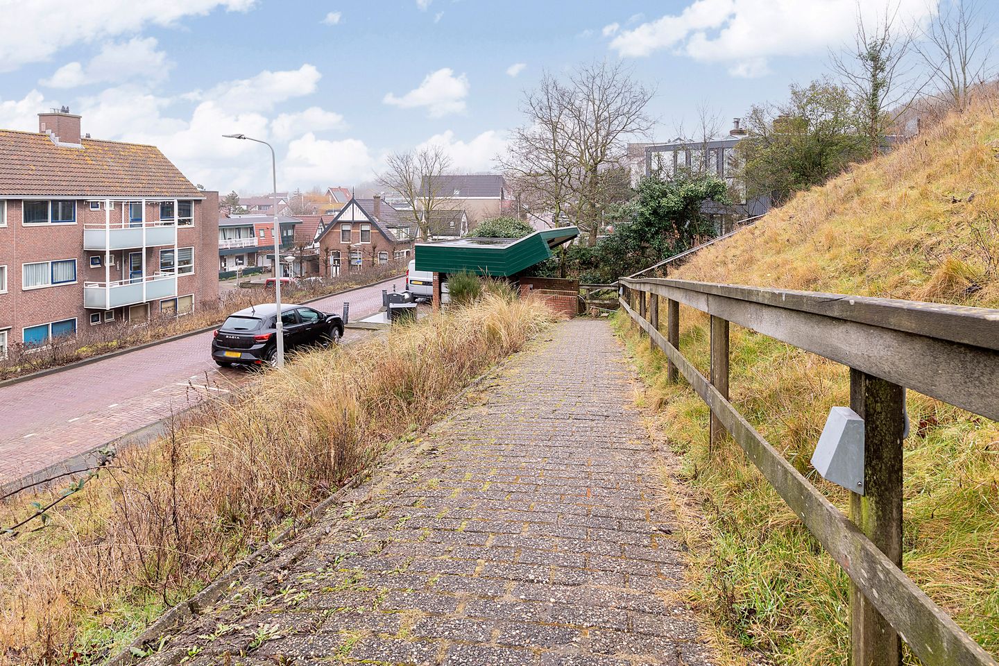 Foto 44 van van Ogtropweg 10-8