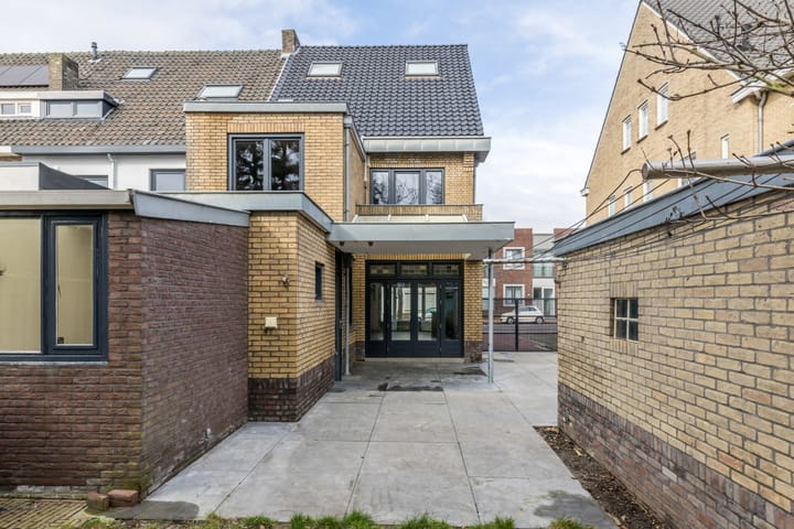 Foto 41 van Rijksweg Zuid 107