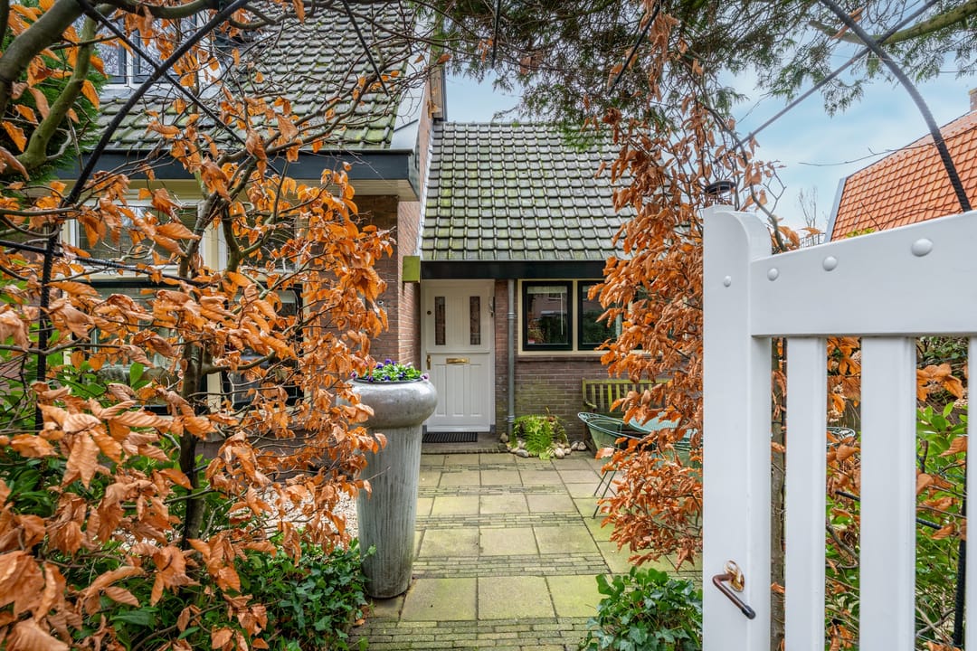 Photo 2 of van Oosthuyselaan 53