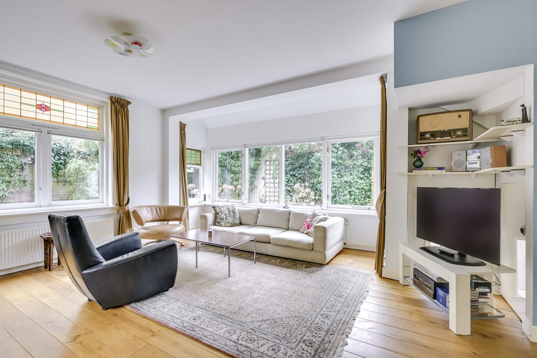 Photo 8 of van Oosthuyselaan 53