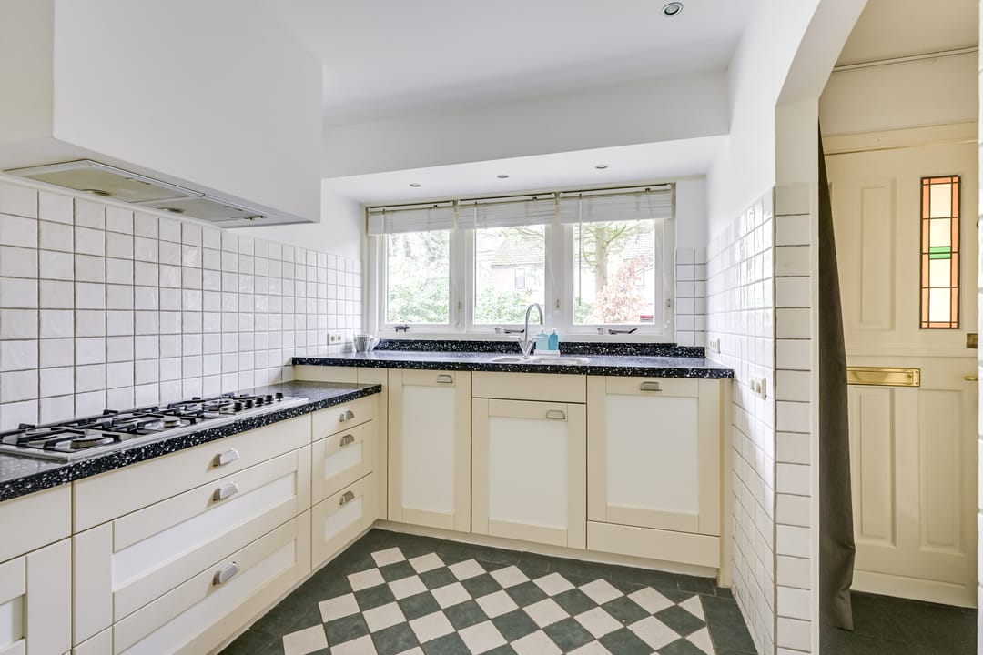 Photo 11 of van Oosthuyselaan 53