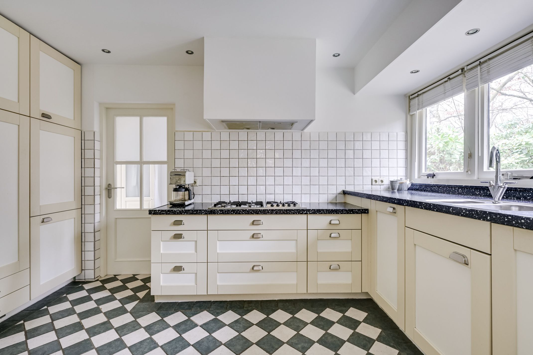 Photo 12 of van Oosthuyselaan 53