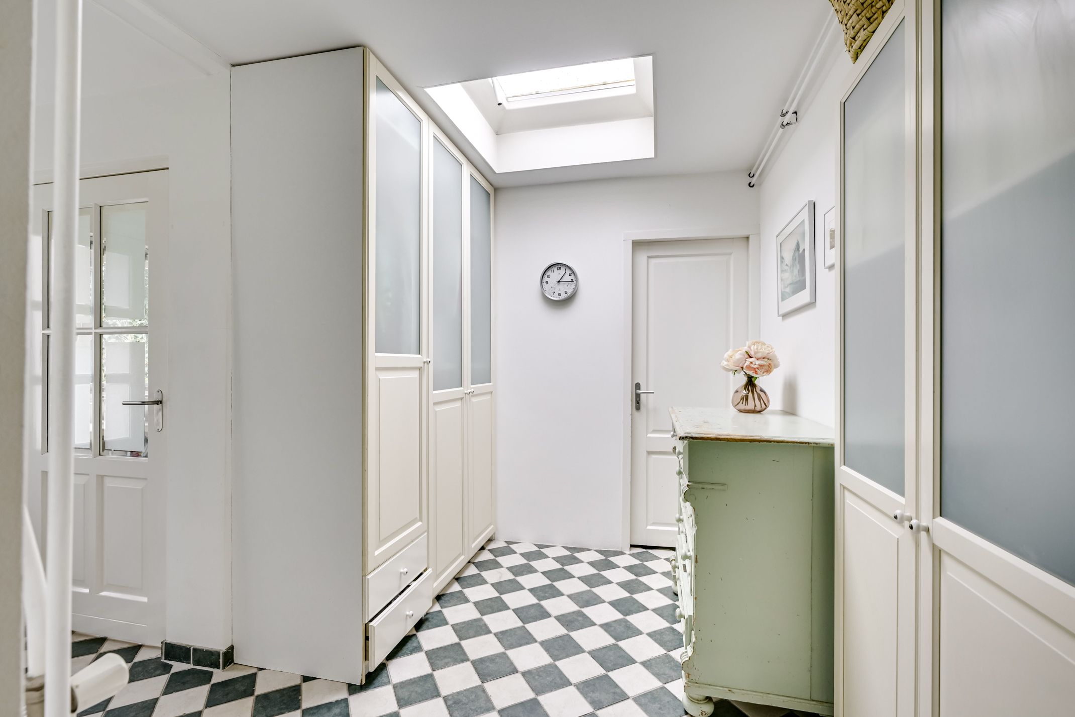 Photo 15 of van Oosthuyselaan 53