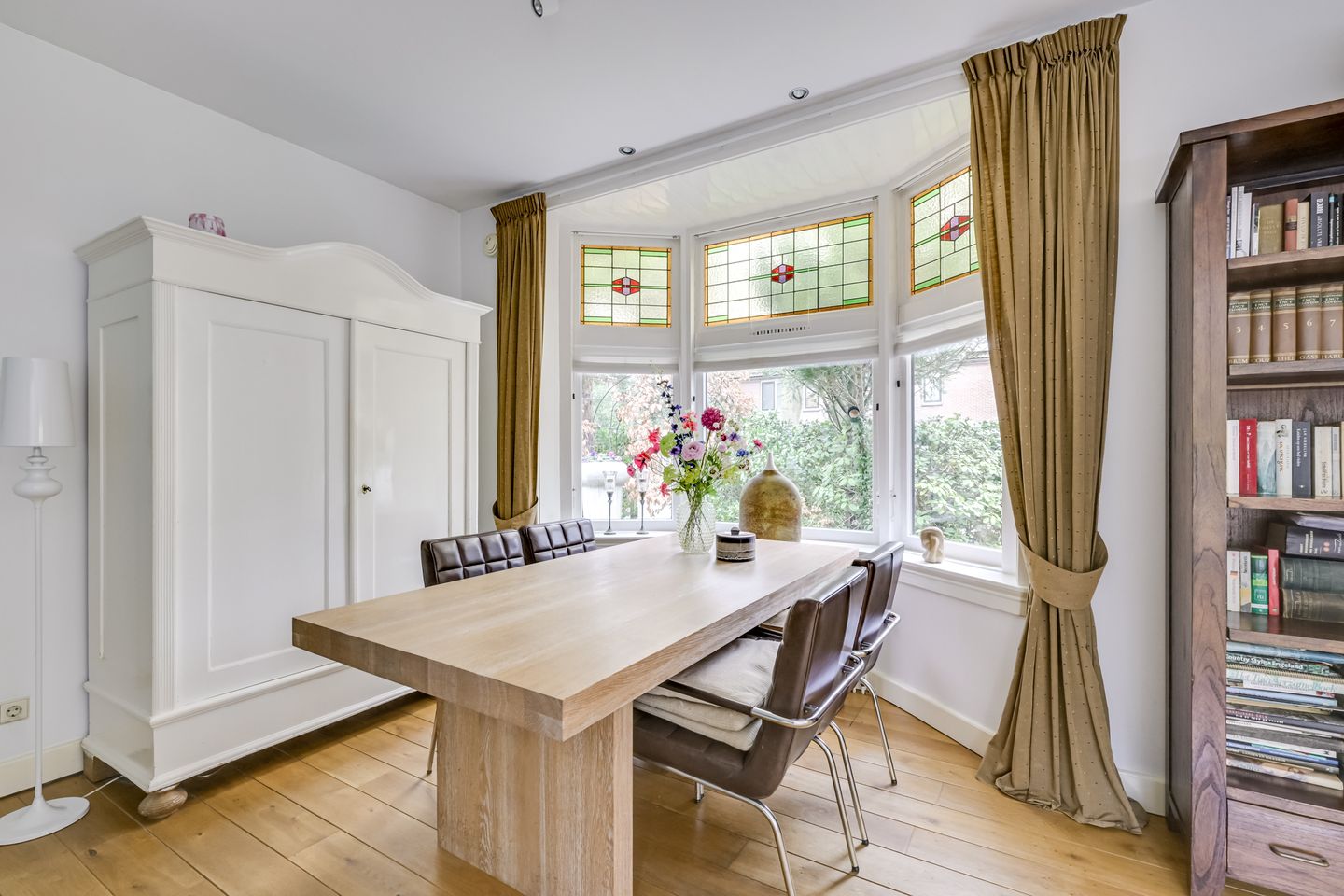 Photo 5 of van Oosthuyselaan 53