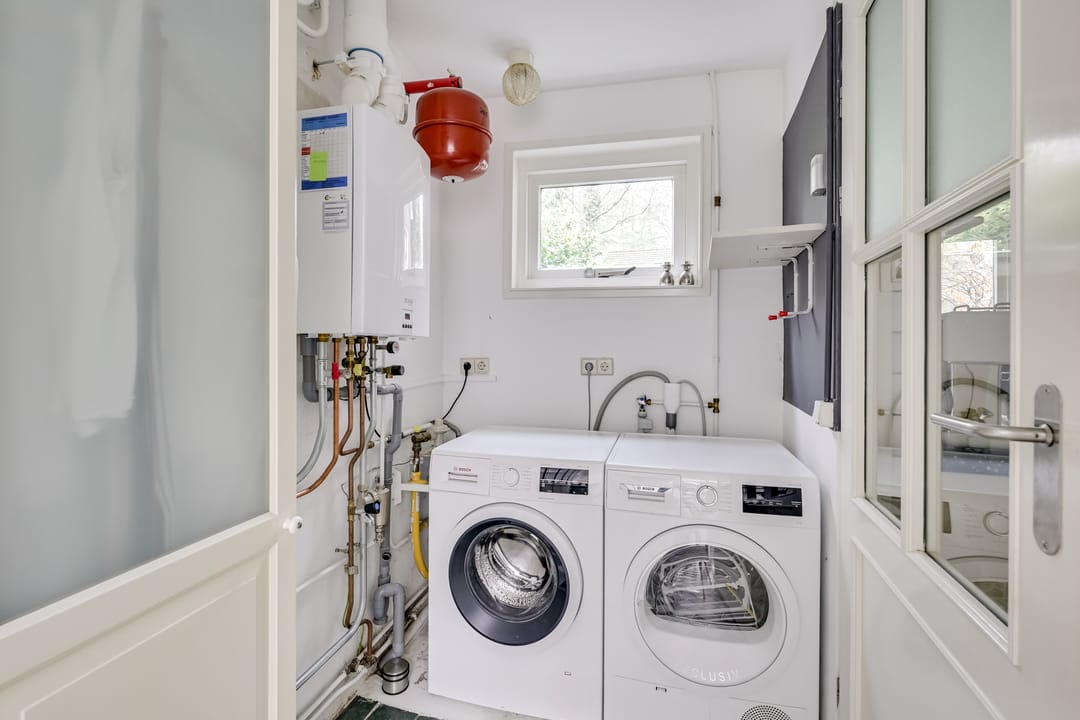 Photo 16 of van Oosthuyselaan 53