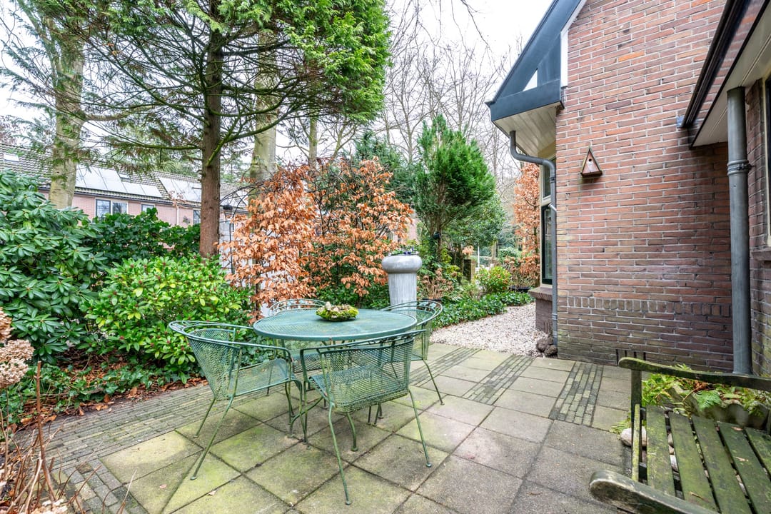 Photo 28 of van Oosthuyselaan 53