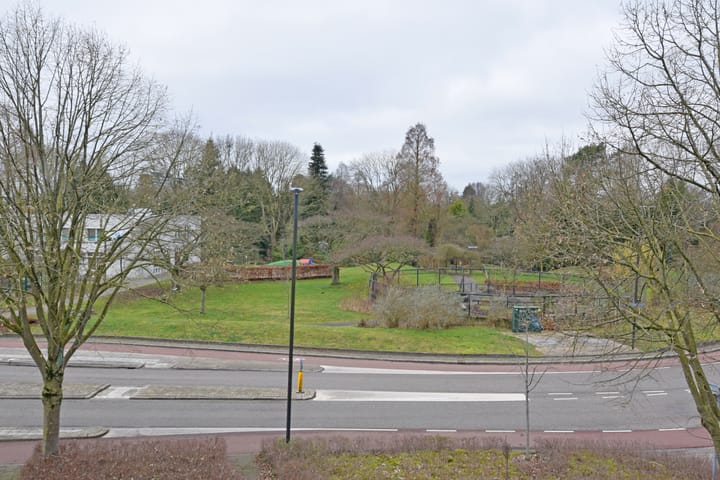 Foto 21 van Aartsbisschop Romerostraat 371