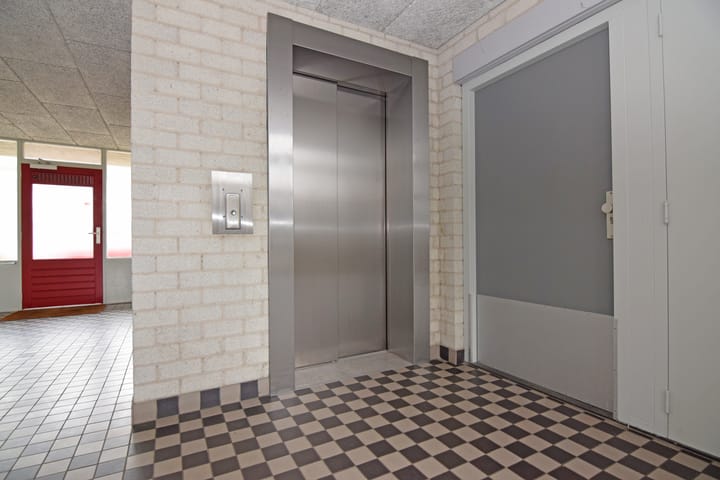 Foto 23 van Aartsbisschop Romerostraat 371