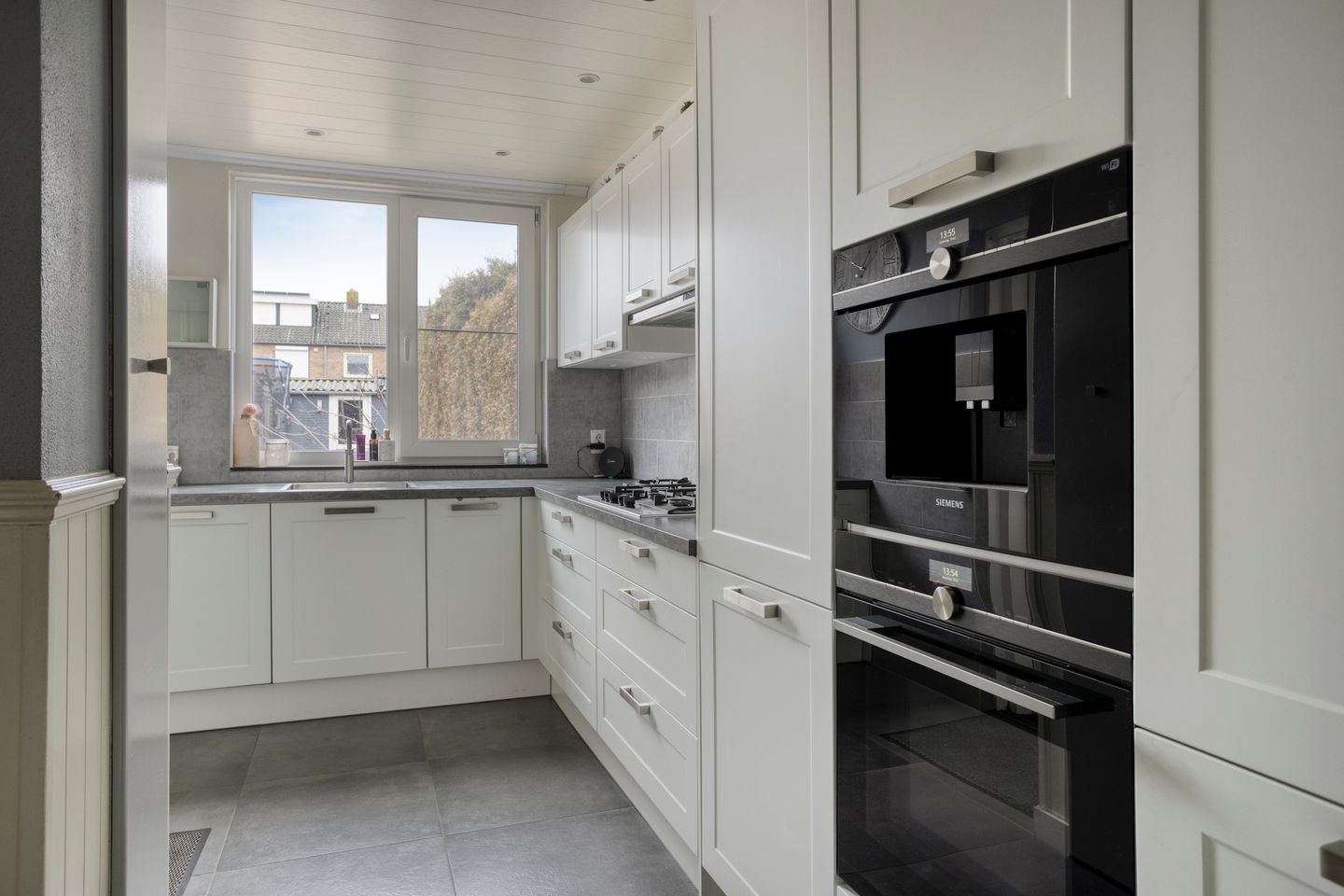 Foto 14 van De Genestetstraat 18