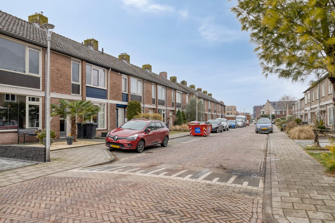 Foto 43 van De Genestetstraat 18