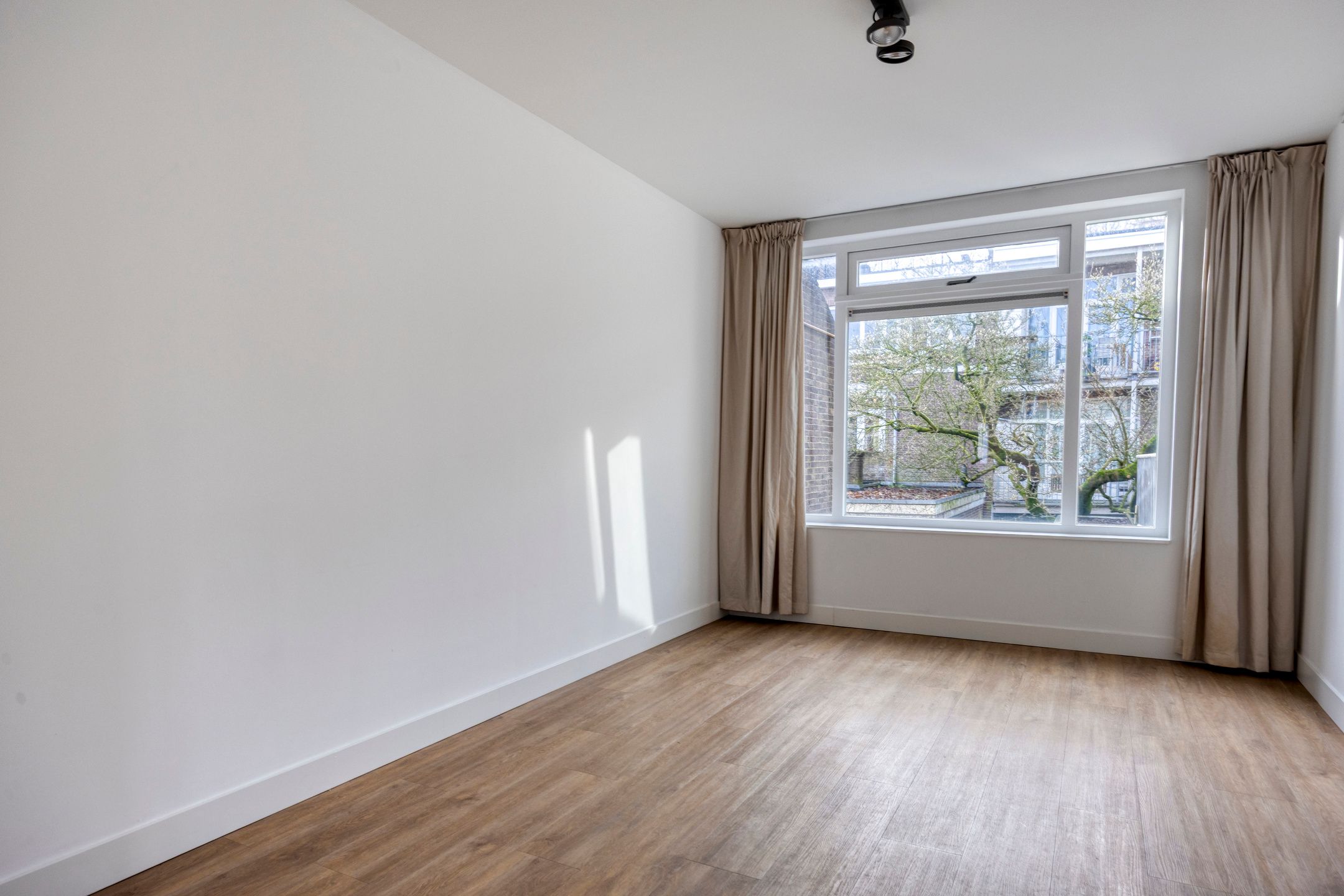 Photo 9 of Hermannus Elconiusstraat 4-BS