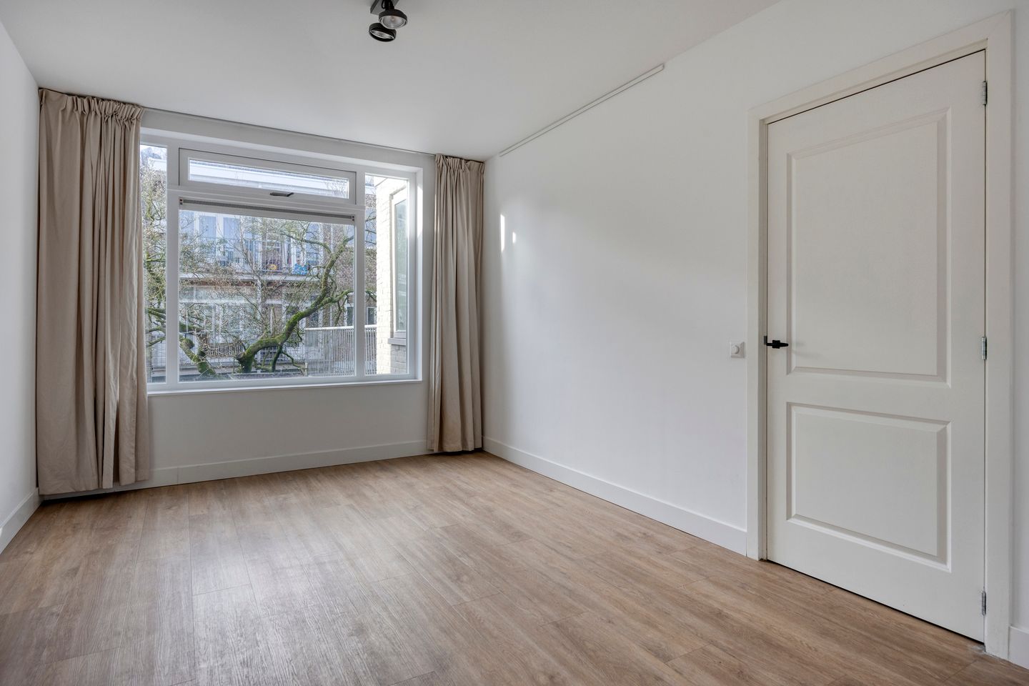 Photo 10 of Hermannus Elconiusstraat 4-BS