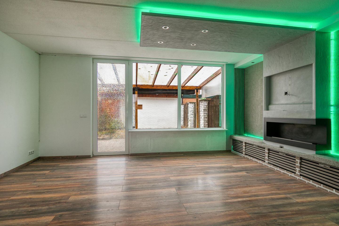 Photo 14 of Oostzeestraat 133