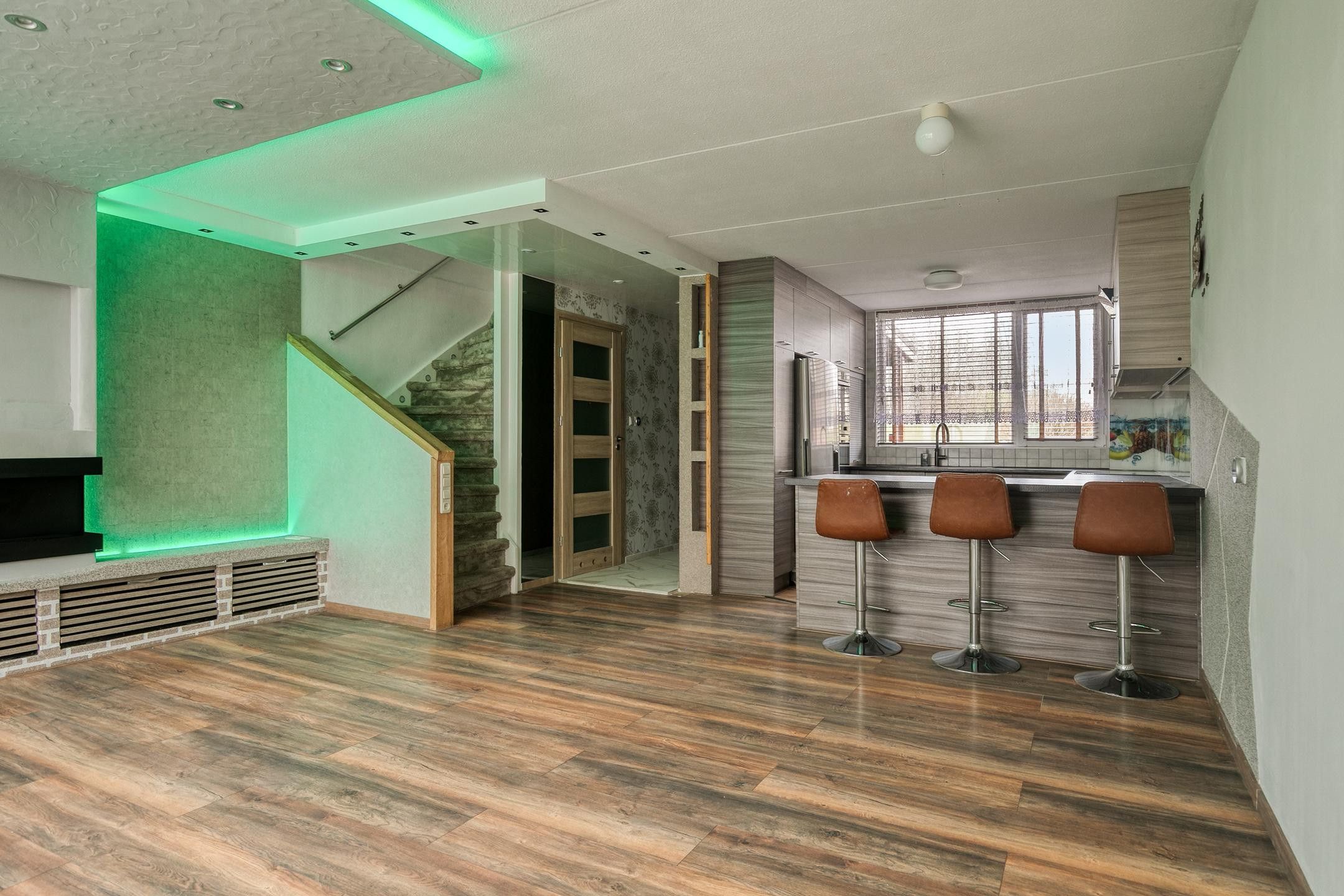 Photo 12 of Oostzeestraat 133