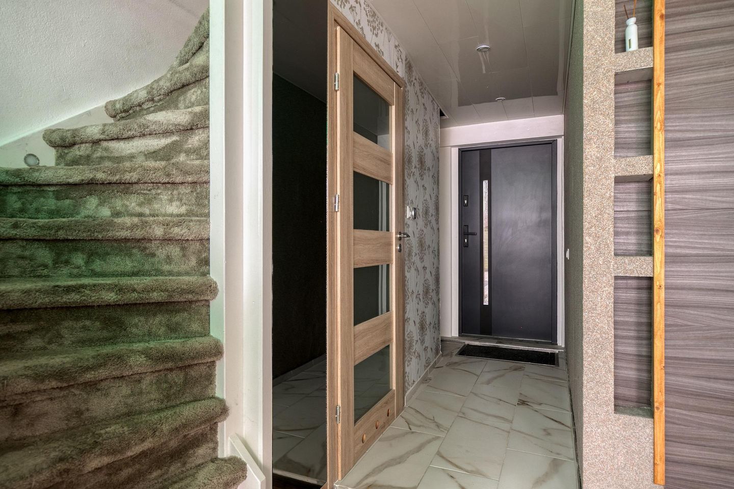 Photo 10 of Oostzeestraat 133