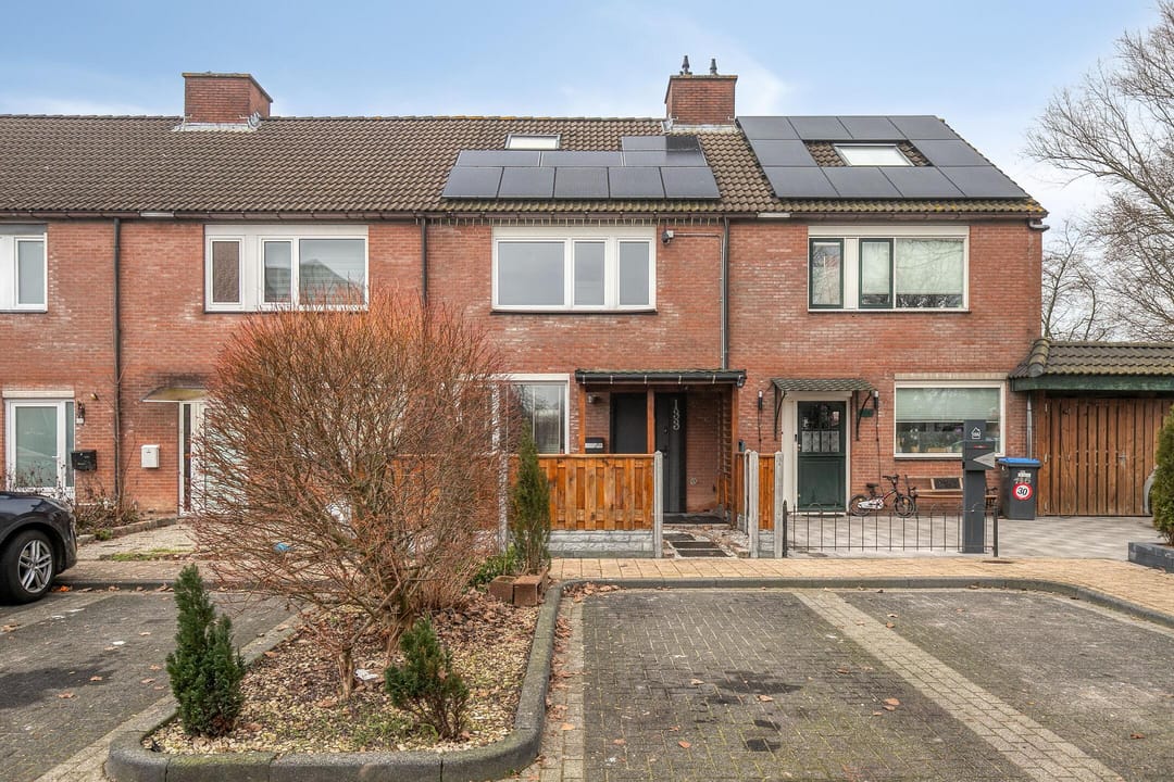 Photo 2 of Oostzeestraat 133