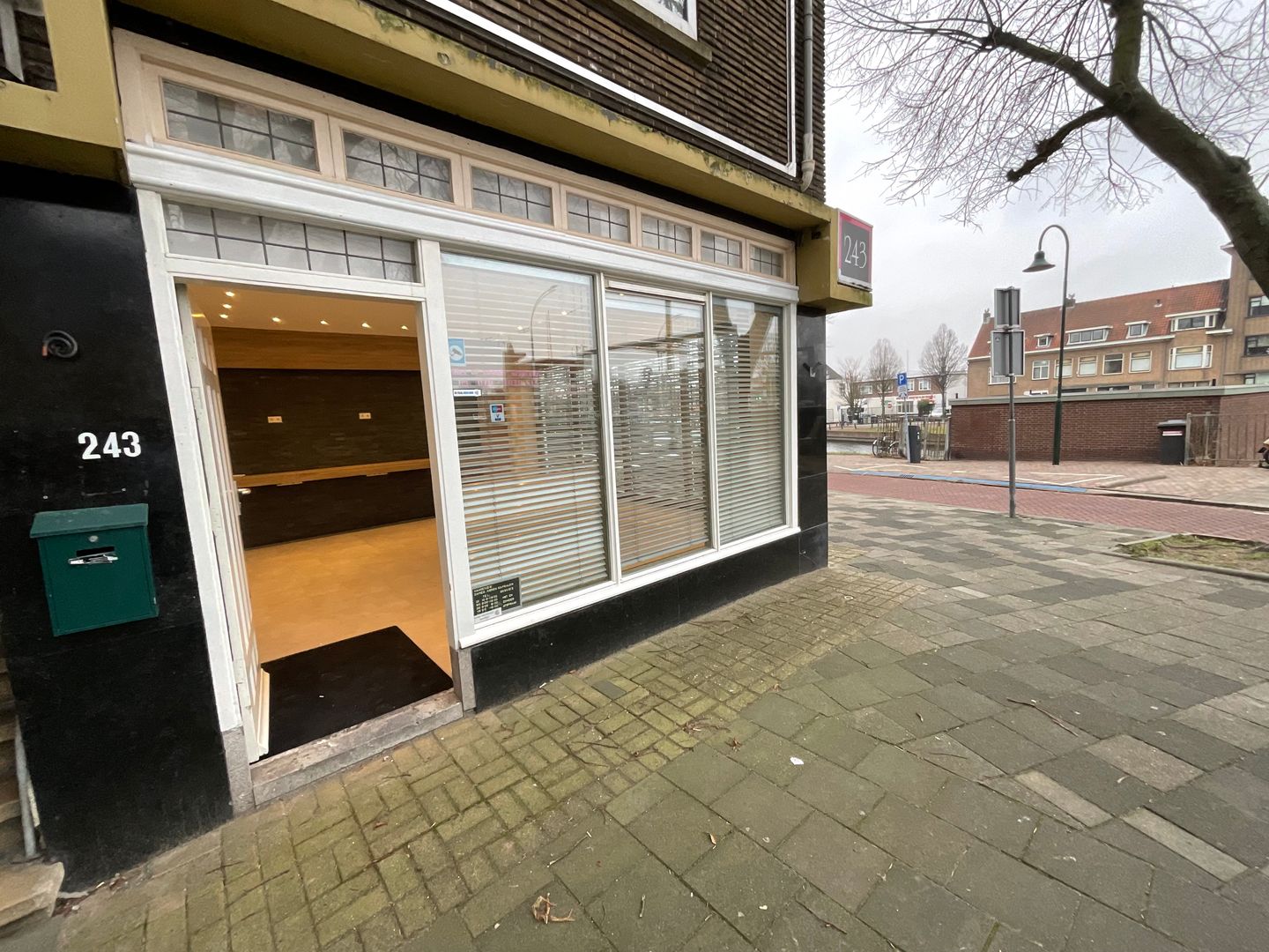 Bekijk foto 2 van Prinses Mariannelaan 243